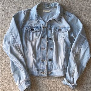 Lightwash Denim Jacket // Size: S